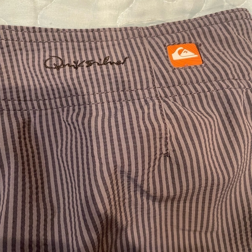 *3/$15  Quicksilver Men’s Size 34 Gray Board Shorts - Picture 13 of 13